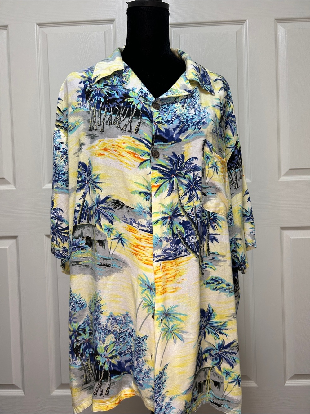 Pineapple Connections Men’s Tropical Palm Print Hawaiian Shirt